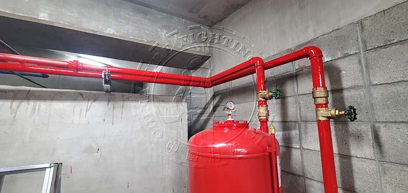 泰山區中國消防工程實績之泡沫原液槽 更新 修改配管位置 後-2